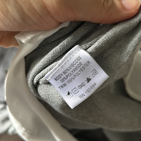 Layered collared sweater bundle - Picture 6 of 6